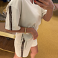 Casual Damen-Zweiteiler: Kurzärmliges, gestreiftes T-Shirt & Shorts