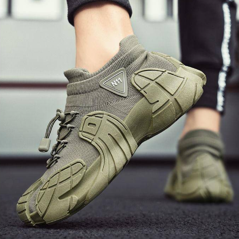 Lässige, atmungsaktive Sneaker aus Mesh mit dicker, rutschfester Sohle