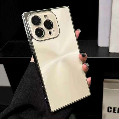 Vollschutz-Hülle mit präzisen Ausschnitten für schlanke Smartphones