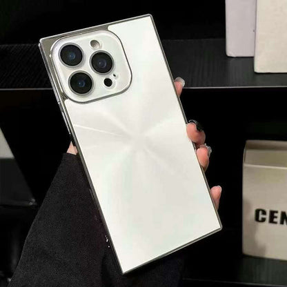 Vollschutz-Hülle mit präzisen Ausschnitten für schlanke Smartphones