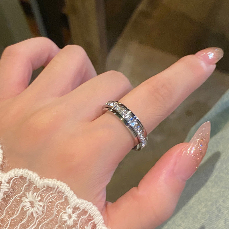 🔥Solange der Vorrat reicht 40 % Rabatt!🎉Drehbarer Spinner-Ring aus Titanstahl mit Zirkonia