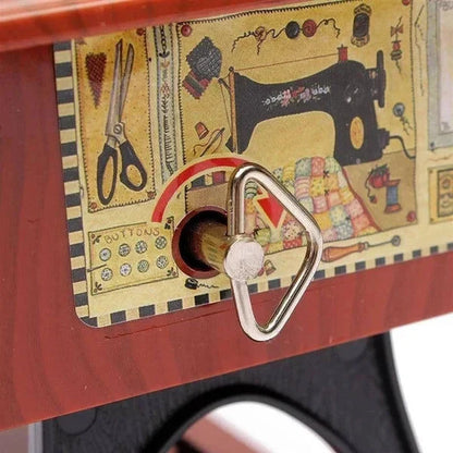 Fröhliches Neujahr! 50% auf alles 🎊⏰Mini-Nähmaschine aus Holz – Klassische Spieluhr mit zeitlosem Design 🎵