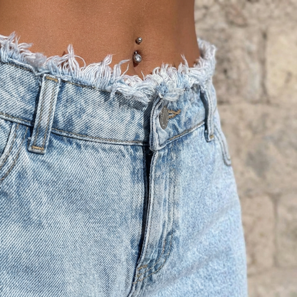 🔥Solange der Vorrat reicht 40 % Rabatt!🎉High-Waist Jeans mit weitem Bein und ausgefranstem Saum