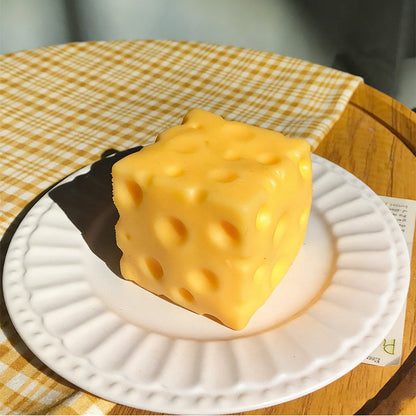 🔥 50% RABATT! 🧀 XXL Käse Squishy – Langsam Rückfedernder Anti-Stress Knautschball | Superweich, Formbar & Unwiderstehlich Zum Kneten