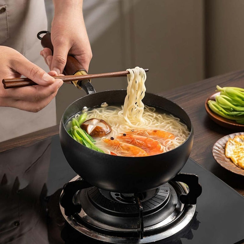 🔥Solange der Vorrat reicht 40 % Rabatt!🎉Alteisen Wok – Robuster Gusseisenbräter mit Deckel für Braten & Kochen👩‍🍳🍲