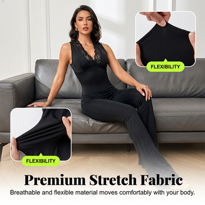 ✨🔥Eleganter Jumpsuit mit V-Ausschnitt, Spitzenverzierung und ausgestelltem Bein🖤