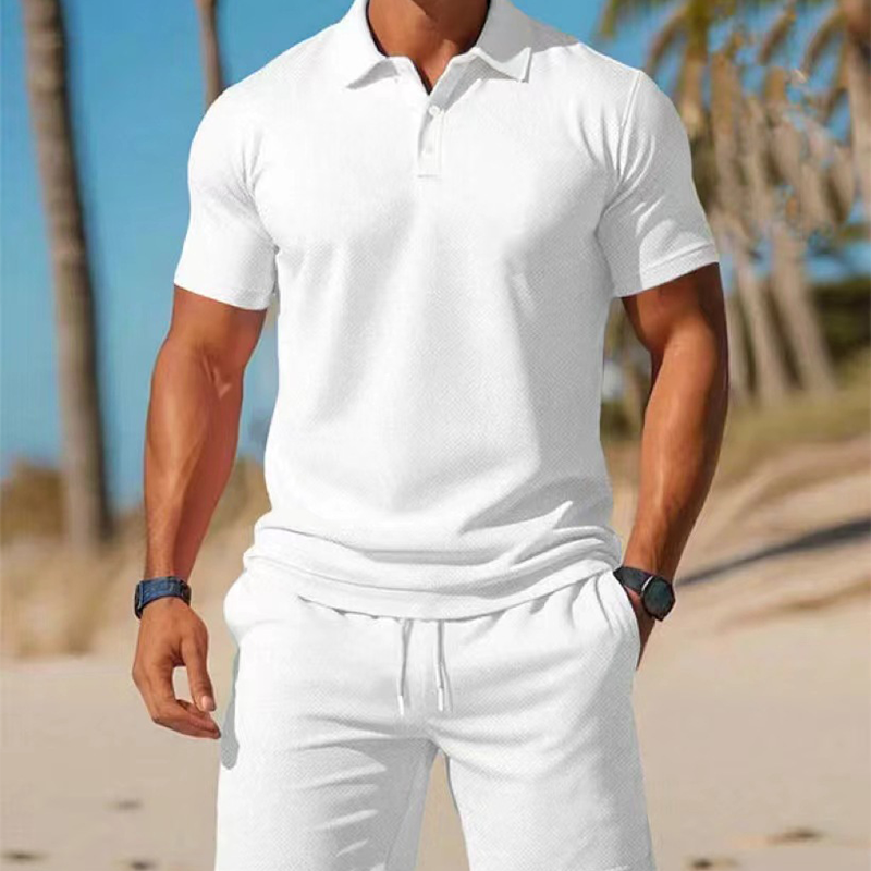 Zweiteiliges Sommer-Set für Herren aus Polohemd und Shorts
