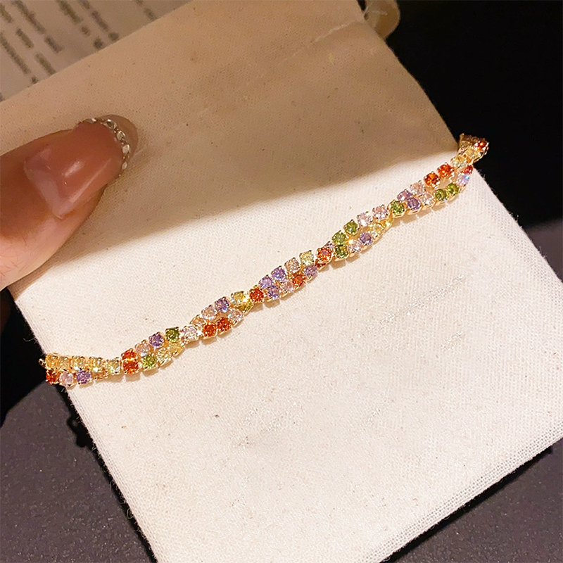 ✨Kaufe 1, erhalte 1 gratis💎 Retro Crossover Gedrehtes Mehrfarbiges Zirkon Verstellbares Armband für Damen