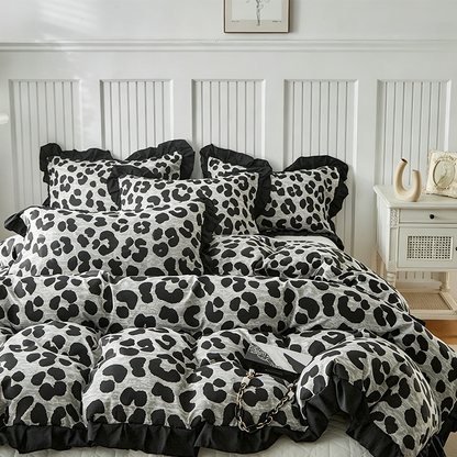 🐆 JETZT 50% RABATT! 🛌 Leoparden-Druck Rüschen-Bettbezug-Set – Weiches Gewebe, schickes Rüschendetail & lebendiger Druck – Perfekt für ein kühnes, gemütliches Schlafzimmer ✨