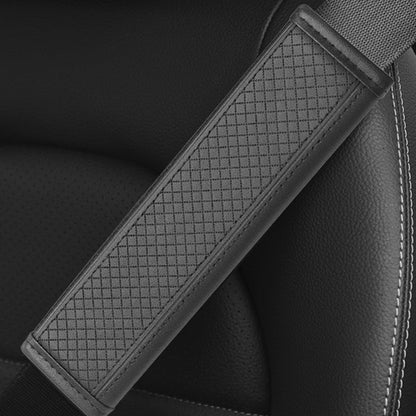 🚗 50% RABATT! 🛡️ PU-Leder Sicherheitsgurt-Schulterpolster – Weich, atmungsaktiv & einfach anzubringen – Erhöhter Tragekomfort für lange Fahrten ✨