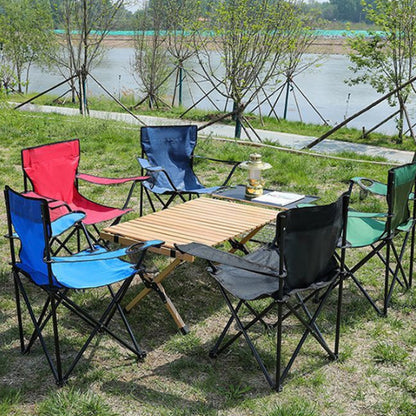 Tragbarer, faltbarer Campingstuhl mit Getränkehalter