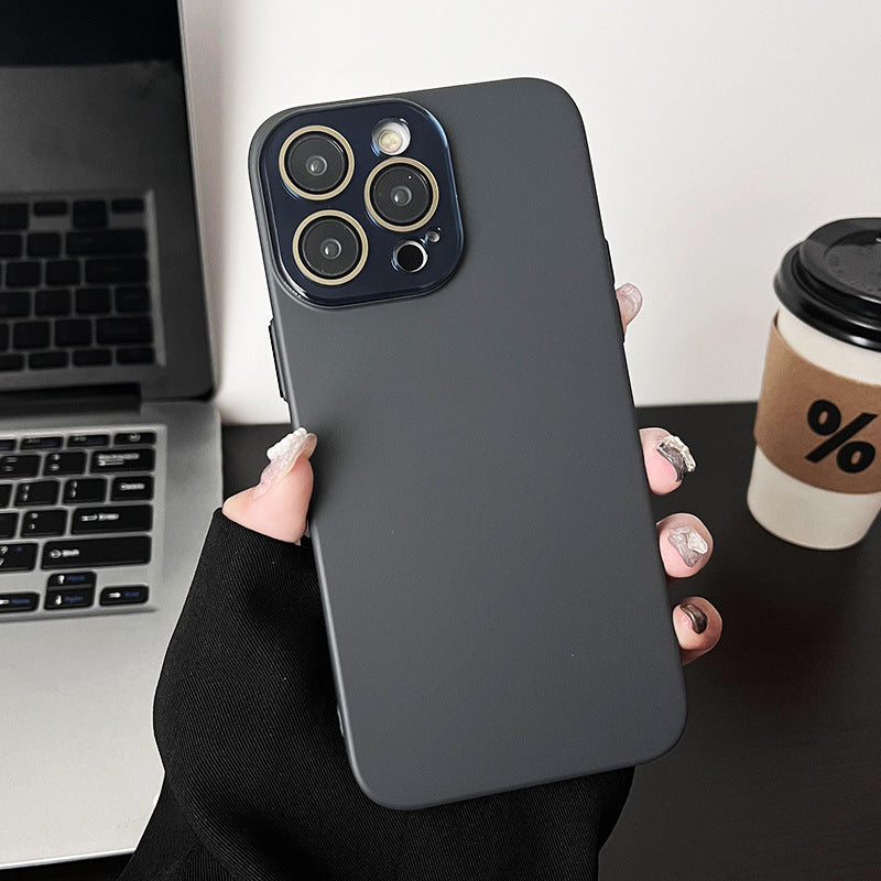 Custodia sottile per iPhone con protezione dell'obiettivo