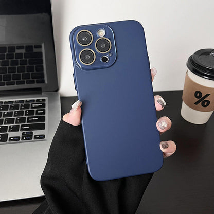 Custodia sottile per iPhone con protezione dell'obiettivo