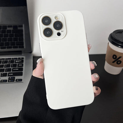 Custodia sottile per iPhone con protezione dell'obiettivo