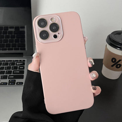 Custodia sottile per iPhone con protezione dell'obiettivo