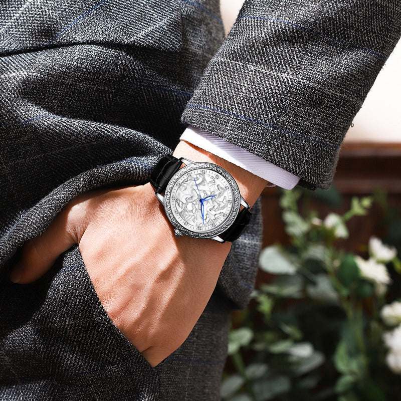 Montre vintage huit chevaux gravés