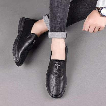 Zapatos para hombres hechos a mano hechos de cuero
