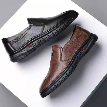 Zapatos para hombres hechos a mano hechos de cuero