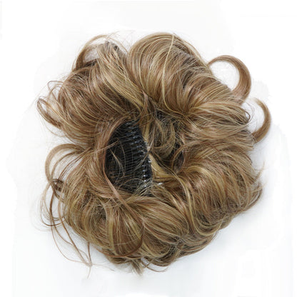 Clip de peine lateral desordenado en el accesorio para el cabello del moño