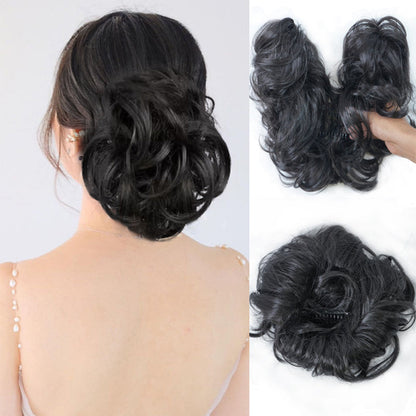 Clip de peine lateral desordenado en el accesorio para el cabello del moño